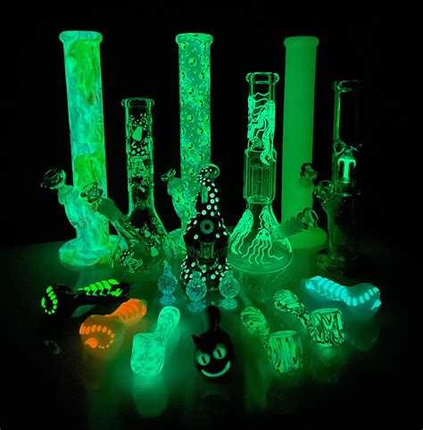 Glow In The Dark Bongs .